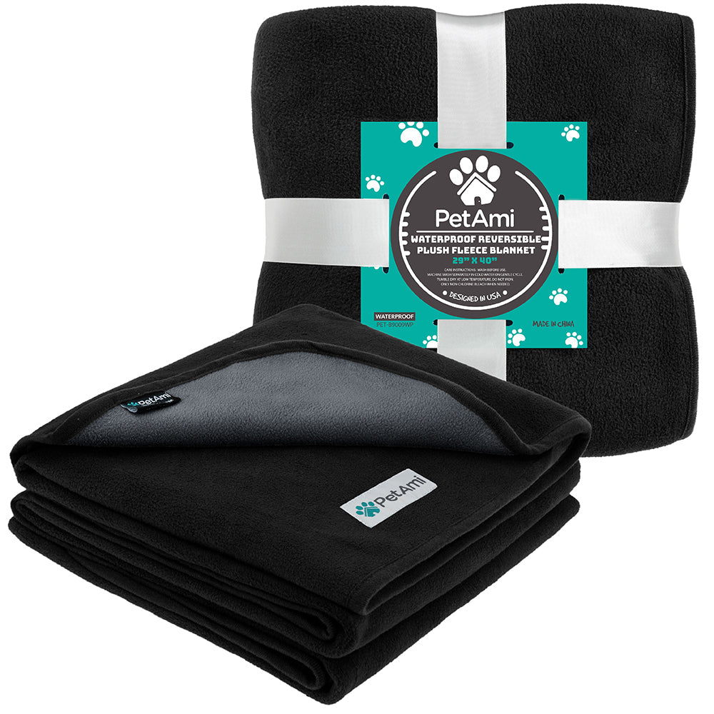 Couverture waterproof pour chien. Idéal pour les jours de pluie ou les pipis intempestifs de votre chien.
