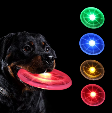 Frisbee pour chien lumineux. Idéal pour les sorties nocturnes.
